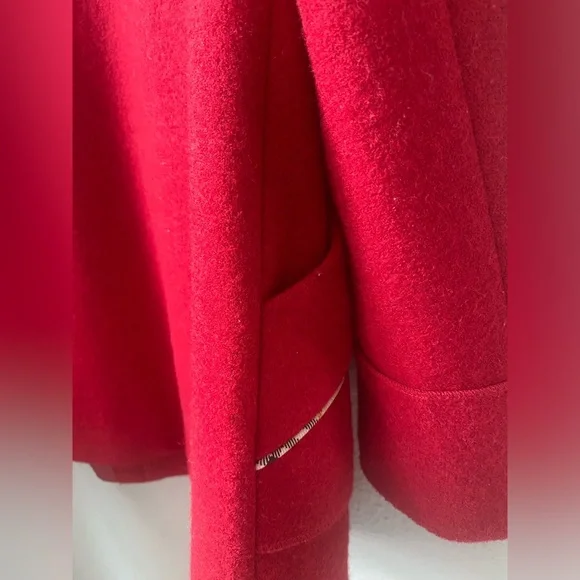 ❄️ Red coat -jacket with plaid accents. - Picture 9 of 12